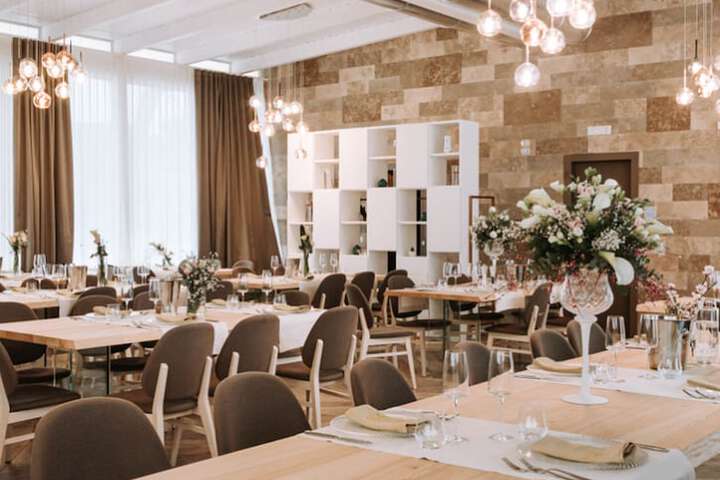Ballroom/Hall 59 of 64