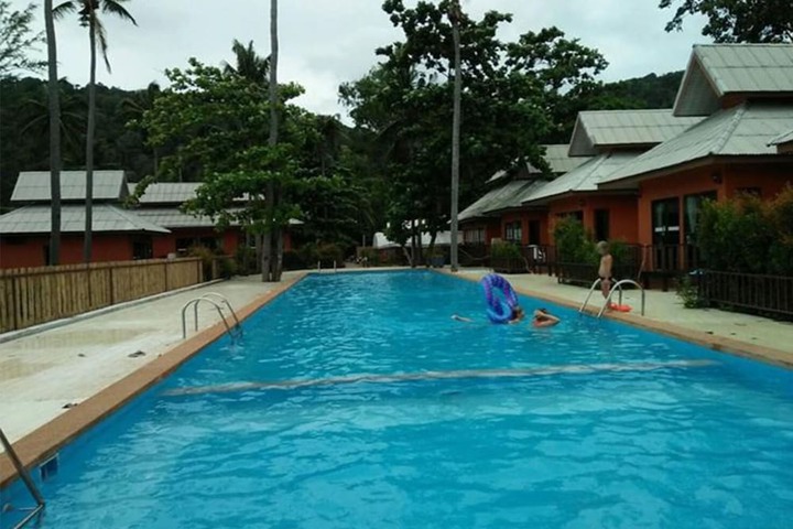 Pool Hotel