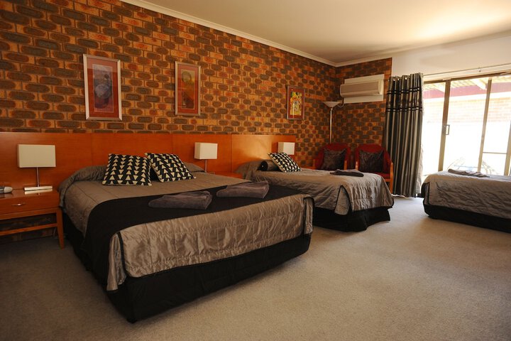 Room 28 of 75