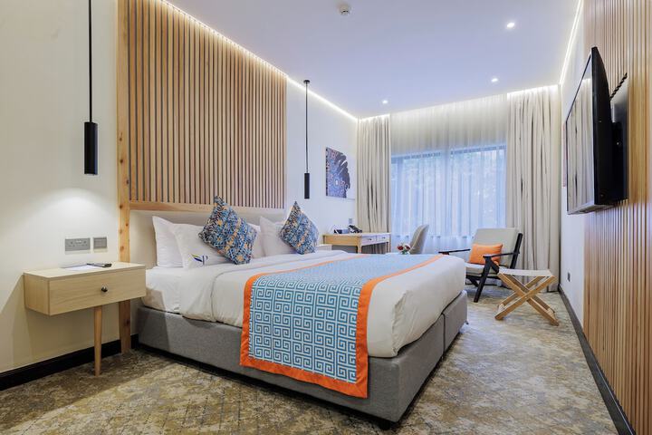 Room 3 of 37