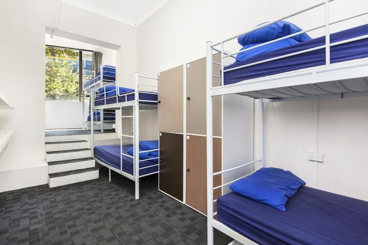 Room 4 of 18