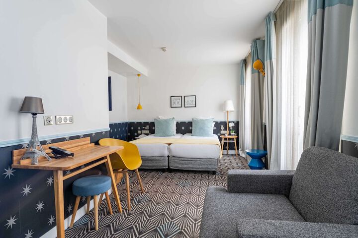 Room 27 of 54