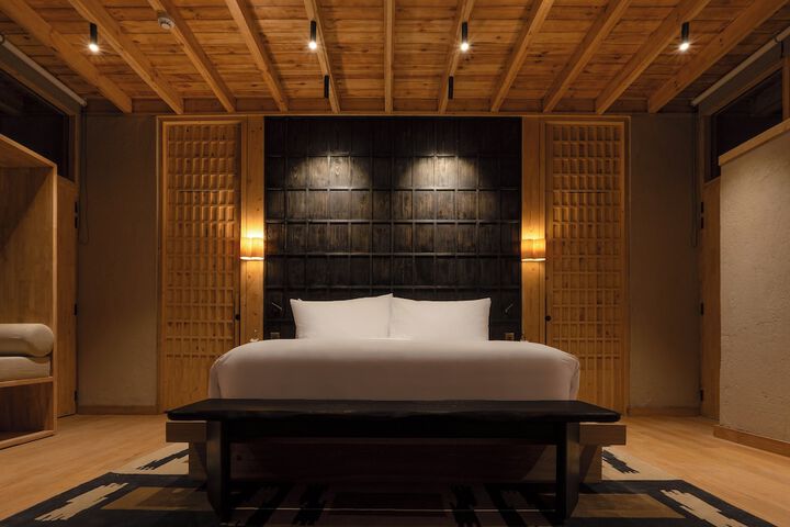 Room 9 of 28