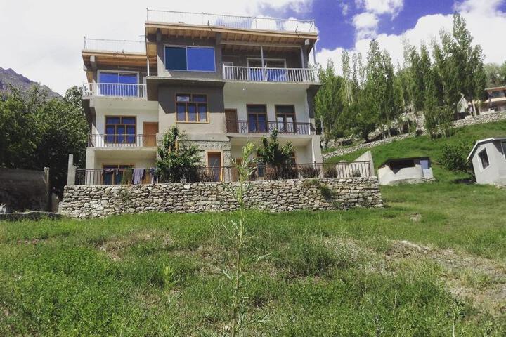 Hunza Lounge