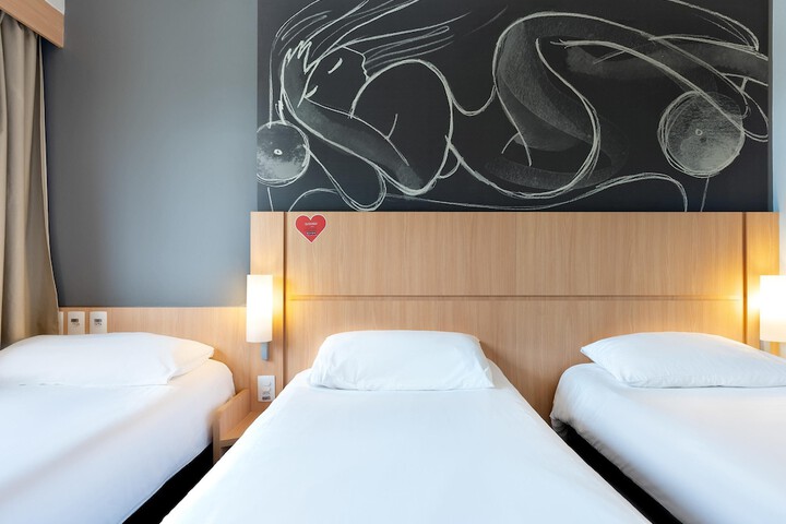 Room 48 of 105
