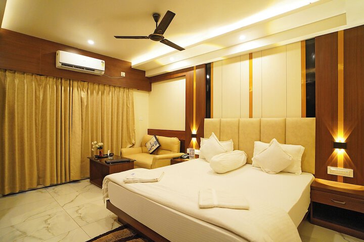 Room 27 of 81