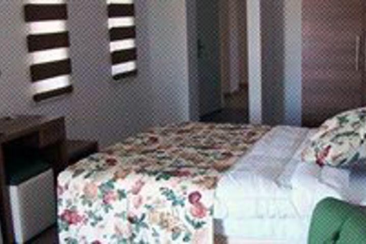 Room 13 of 30