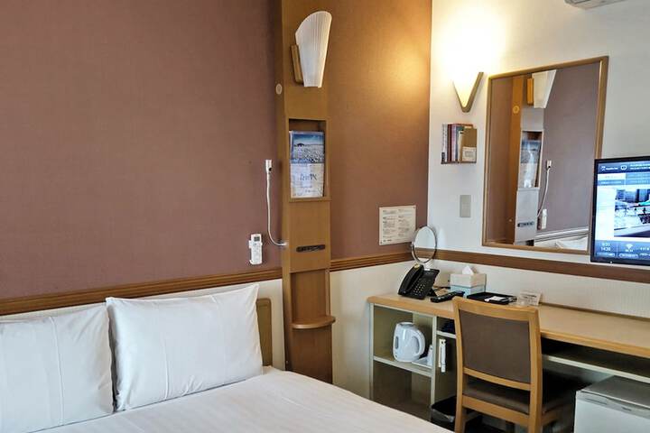 Room 5 of 37