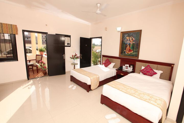 Room 6 of 37