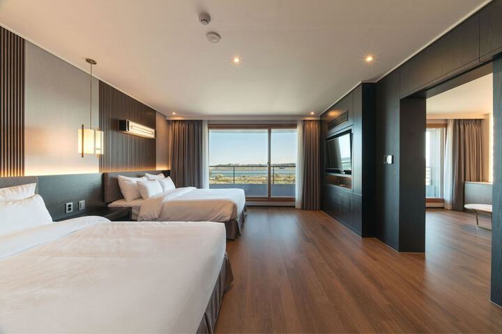 Room 16 of 111