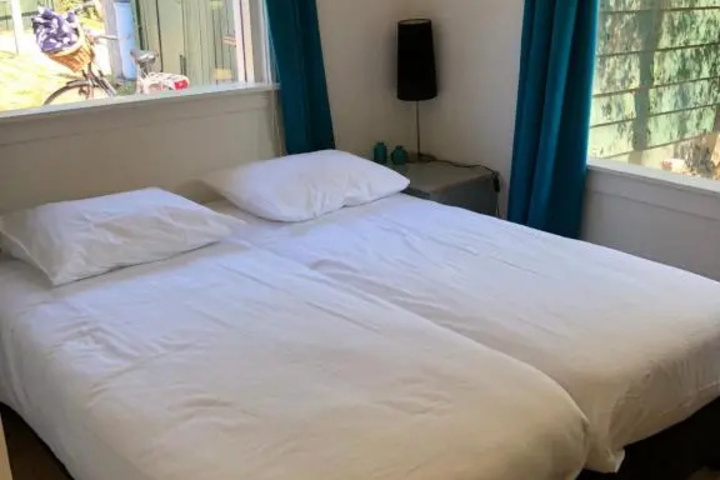 Room 6 of 11