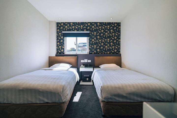 Room 34 of 65