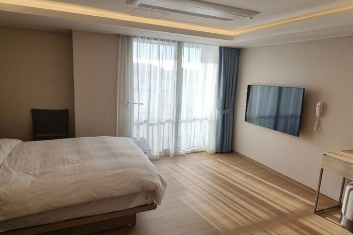 Room 11 of 45