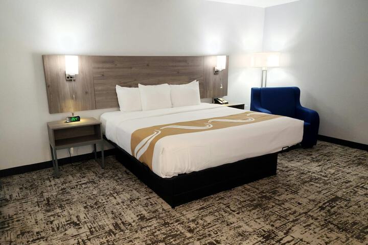 Room 17 of 60