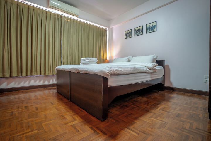 Room 7 of 25