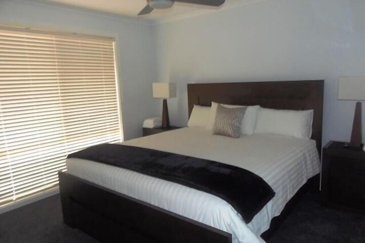 Room 2 of 30