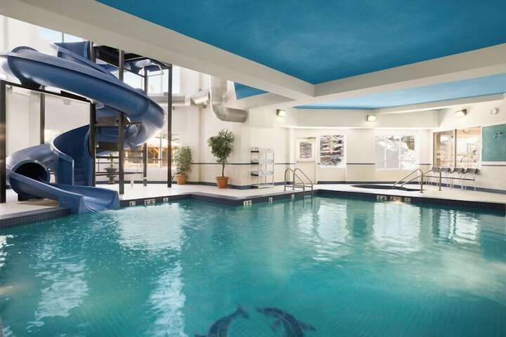 Pool 33 of 41