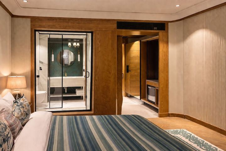 Room 12 of 40