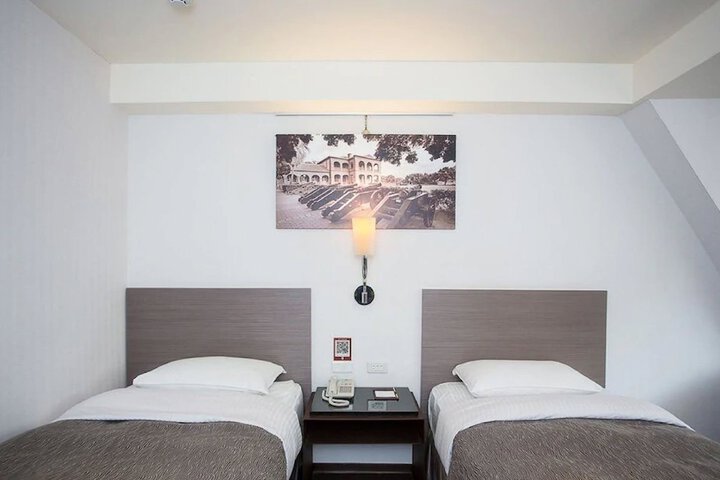 Room 19 of 51