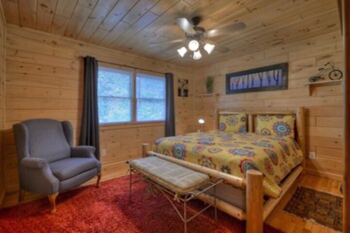 Room 25 of 29
