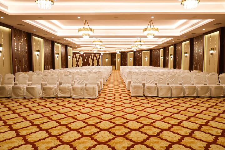 Ballroom/Hall 63 of 74