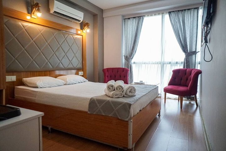 Room 9 of 20