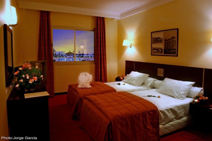 Room 14 of 37