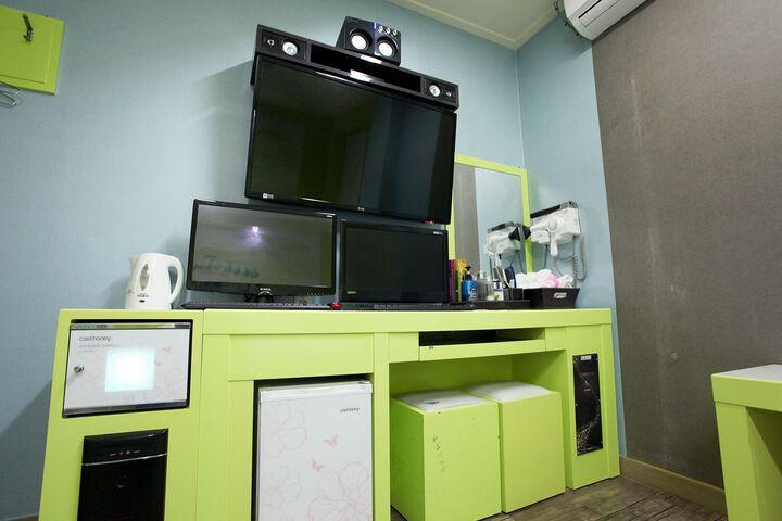 Room 55 of 69