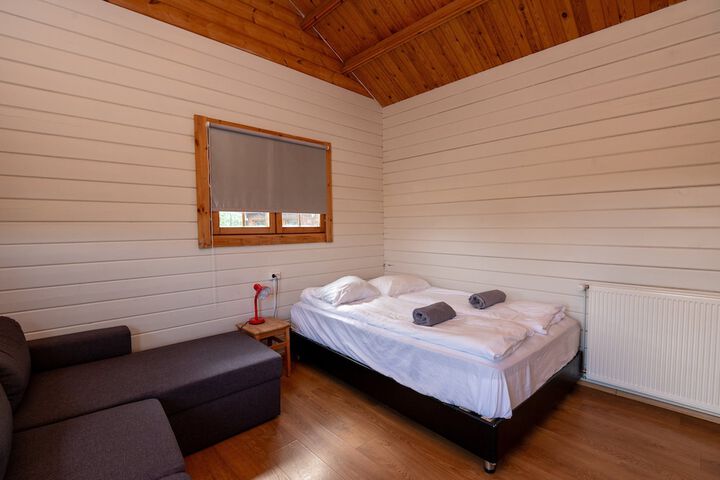 Room 13 of 93