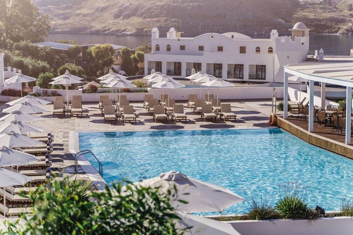 Hotel with Pool