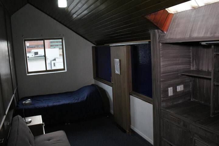 Room 37 of 66