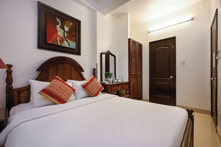 Room 8 of 53