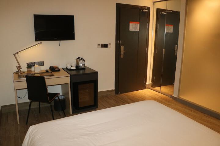 Room 11 of 51