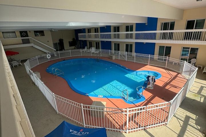 Swimming pool at Rockfalls Inn & Suite