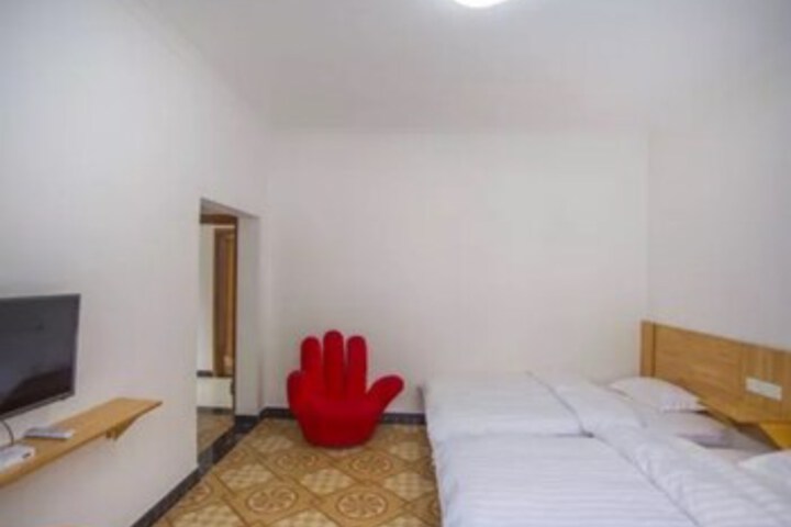 Room 14 of 21