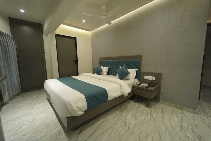 Room 5 of 22