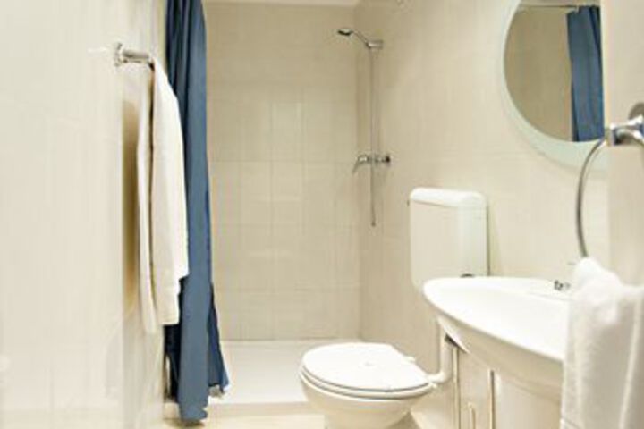 Room 3 of 25