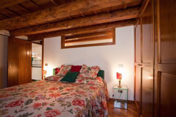 Room 5 of 27