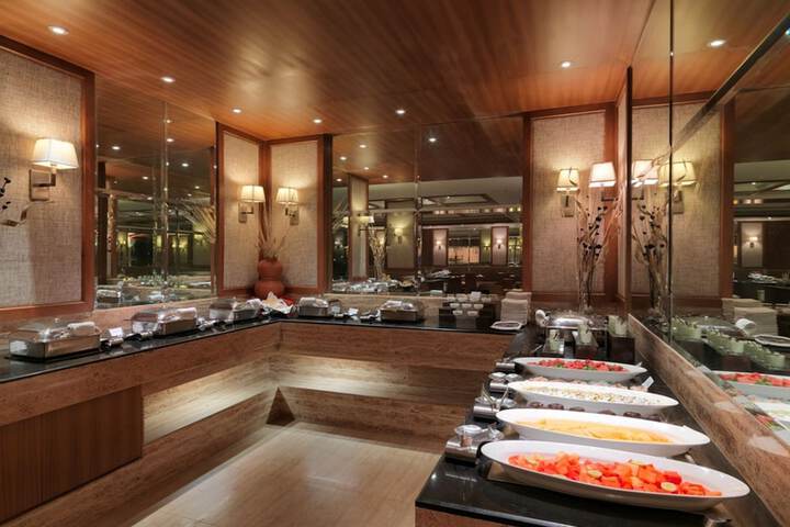 Dining 56 of 90
