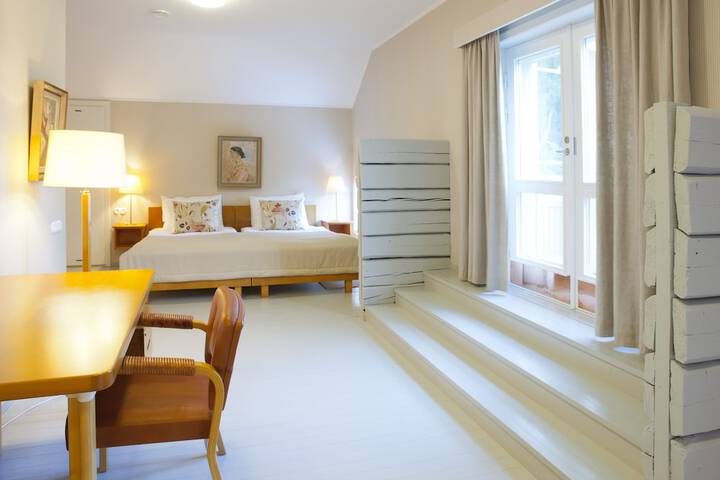 Room 12 of 66