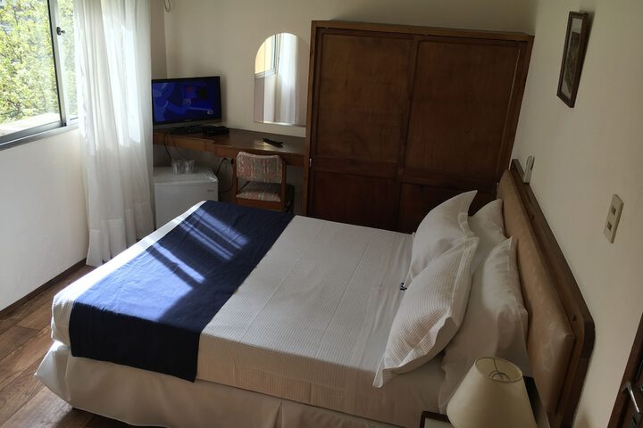 Room 13 of 36