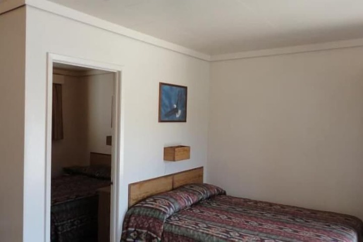 Room 3 of 39