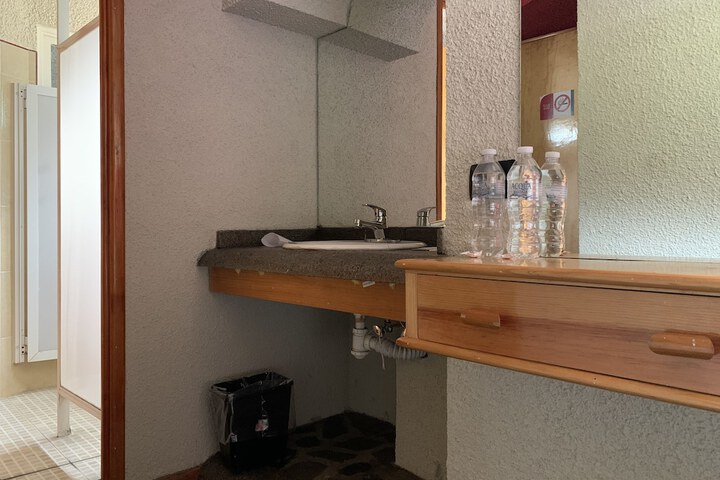 Room 13 of 29