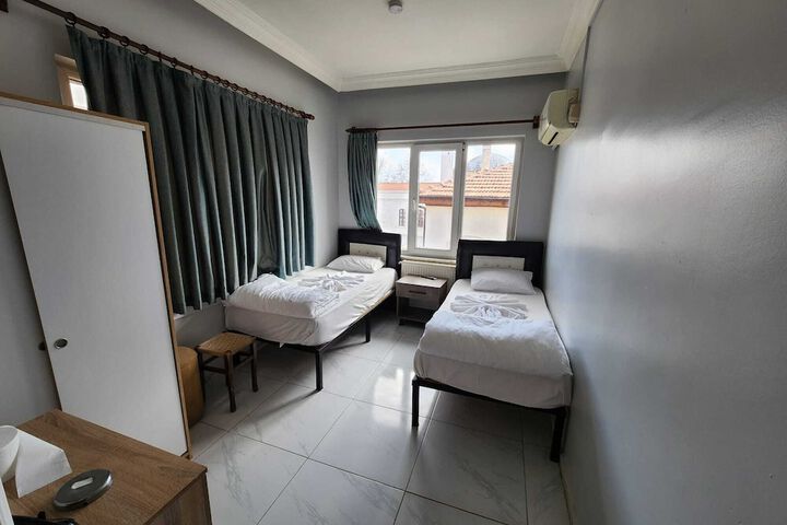 Room 6 of 39