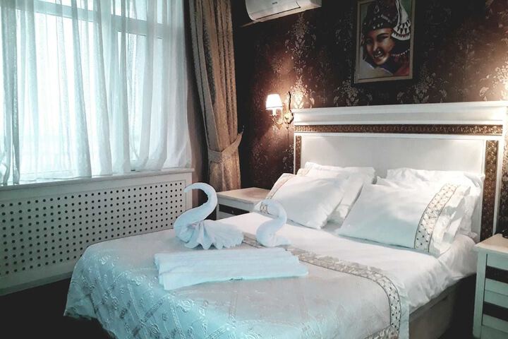 Room 8 of 33