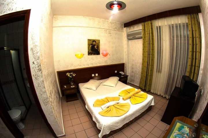 Room 7 of 65