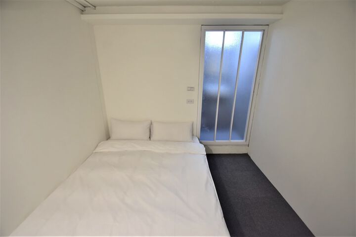 Room 26 of 47