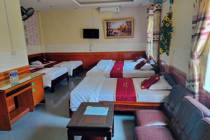 Room 17 of 28
