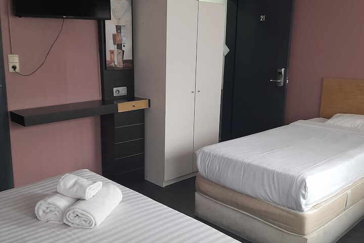 Room 12 of 39