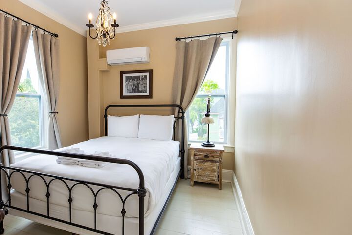 Room 4 of 39